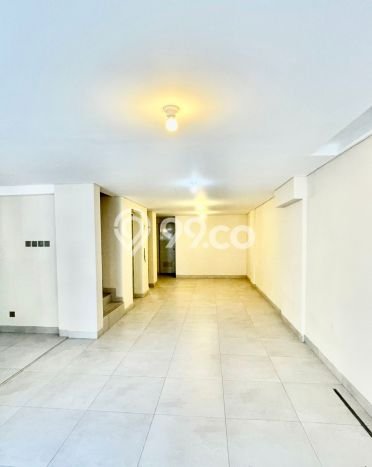 Hunian Mewah LB 373m2 Siap Pakai Desain Elegan di Pondok Indah, Jakarta Selatan Hunian Mewah LB 373m2 Siap Pakai Desain Elegan di Pondok Indah, Jakarta Selatan