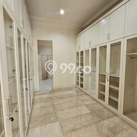 Rumah Elit Modern Tanpa Renovasi di Kemang Jakarta Selatan Rumah Elit Modern Tanpa Renovasi di Kemang Jakarta Selatan