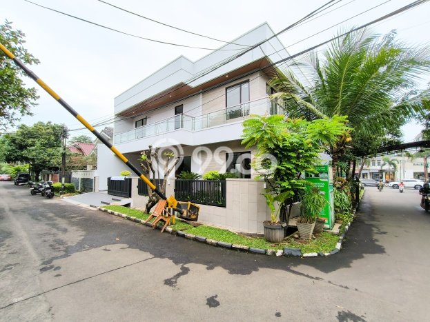 Rumah EXCLUSIVE! di Bintaro, Tangerang Selatan, Luas 177m² Bangunan 320m², HARGA SPESIAL Rumah EXCLUSIVE! di Bintaro, Tangerang Selatan, Luas 177m² Bangunan 320m², HARGA SPESIAL