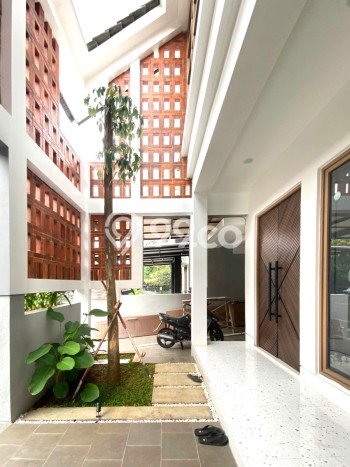 Dijual Rumah Mewah Elegan Dengan View Cantik di Bintaro, Tangerang Selatan Dijual Rumah Mewah Elegan Dengan View Cantik di Bintaro, Tangerang Selatan