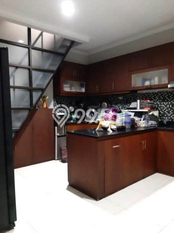 Ready to Use! Luxury House LT 180m2 Desain Elegan di Sektor 9-Bintaro Ready to Use! Luxury House LT 180m2 Desain Elegan di Sektor 9-Bintaro