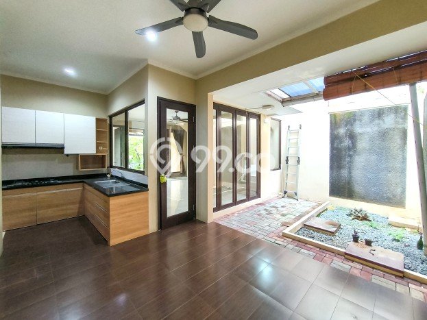 Ready to Use! Luxury House LT 144m2 Desain Elegan di Bintaro Ready to Use! Luxury House LT 144m2 Desain Elegan di Bintaro