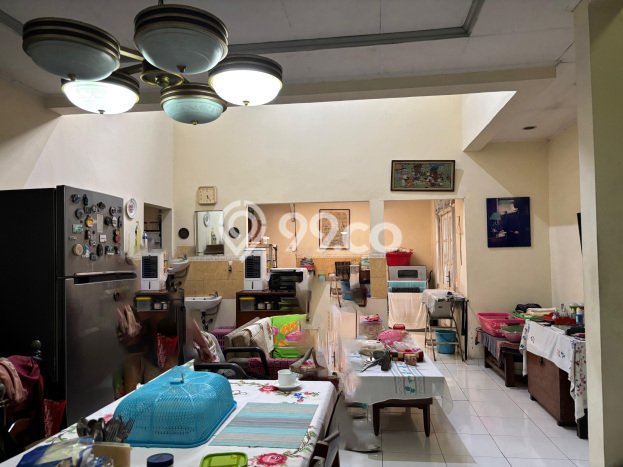 Rumah Mewah LB 150m2 Siap Pakai Desain Elegan di Bintaro, Tangerang Selatan Rumah Mewah LB 150m2 Siap Pakai Desain Elegan di Bintaro, Tangerang Selatan