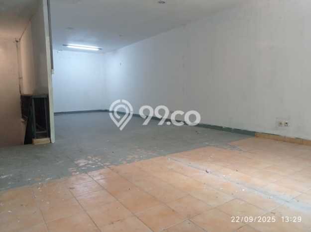 Ruko Dijual di Tangerang Selatan LT 75m2 & LB 138m2 Lokasi Terbaik! Ruko Dijual di Tangerang Selatan LT 75m2 & LB 138m2 Lokasi Terbaik!
