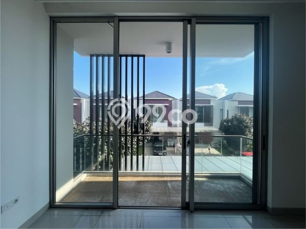 Jual Rumah Mewah Megah Dengan View Eksklusif di Pantai Indah Kapuk 2, Jakarta Utara Jual Rumah Mewah Megah Dengan View Eksklusif di Pantai Indah Kapuk 2, Jakarta Utara