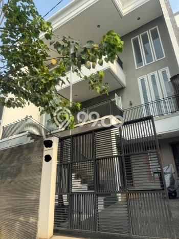 Rumah Elit Modern Tanpa Renovasi di Pantai Indah Kapuk Jakarta Utara Rumah Elit Modern Tanpa Renovasi di Pantai Indah Kapuk Jakarta Utara