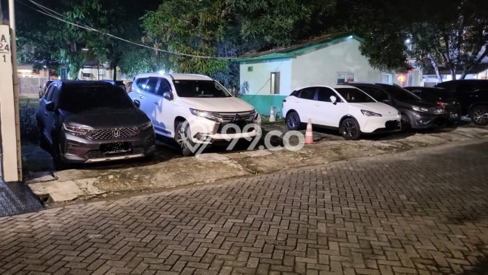 Rumah Mewah LB 240m2 Siap Huni Desain Elegan di Cengkareng Barat, Jakarta Barat Rumah Mewah LB 240m2 Siap Huni Desain Elegan di Cengkareng Barat, Jakarta Barat