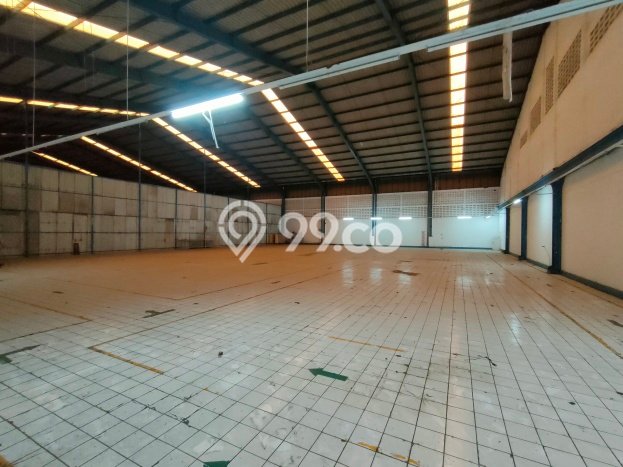 Unit Gudang Disewakan di Moch Toha di Area Ramai & Strategis Unit Gudang Disewakan di Moch Toha di Area Ramai & Strategis