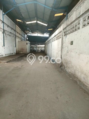 Unit Gudang Disewakan di Moch Toha di Area Ramai & Strategis Unit Gudang Disewakan di Moch Toha di Area Ramai & Strategis