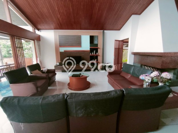 Rumah Berkualitas di Cidadap, Bandung, Luas 688m2m² LB 450m2m² - HARGA NEGO! Rumah Berkualitas di Cidadap, Bandung, Luas 688m2m² LB 450m2m² - HARGA NEGO!
