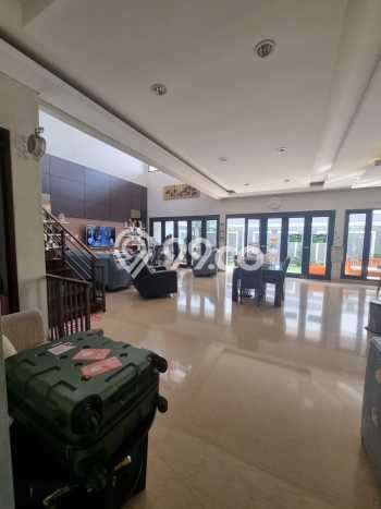 HARGA TERBAIK! Rumah Premium di Setra Duta, LT 375m² Bangunan 460m² HARGA TERBAIK! Rumah Premium di Setra Duta, LT 375m² Bangunan 460m²