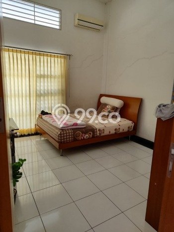 Rumah Nyaman di Batununggal, Bandung, LT 240m2m² Bangunan 180m2m² Rumah Nyaman di Batununggal, Bandung, LT 240m2m² Bangunan 180m2m²