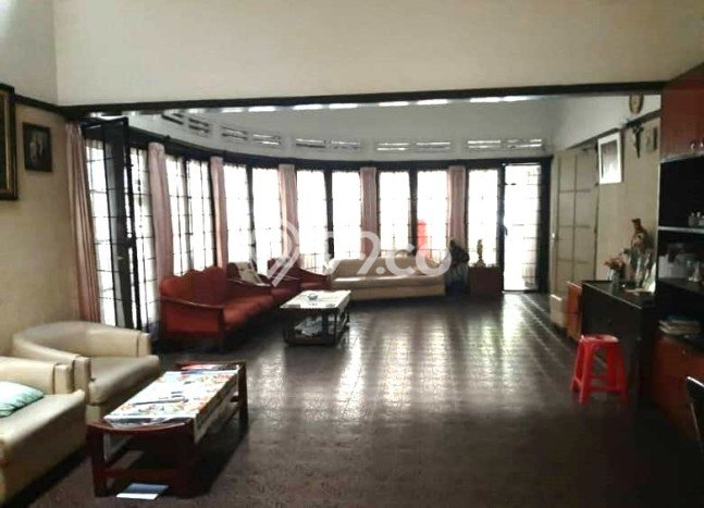 Rumah Mewah LB 357m2 Siap Pakai Desain Elegan di Riau, Bandung Rumah Mewah LB 357m2 Siap Pakai Desain Elegan di Riau, Bandung