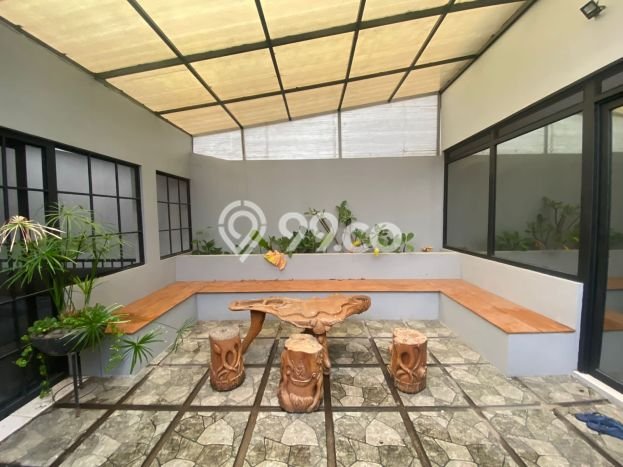 Ruko Dijual di Bandung LT 228m2 & LB 550m2 Lokasi Terbaik! Ruko Dijual di Bandung LT 228m2 & LB 550m2 Lokasi Terbaik!
