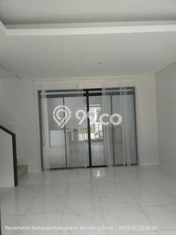 Rumah Luxury Modern Tanpa Renovasi di Kota Baru Parahyangan Bandung Rumah Luxury Modern Tanpa Renovasi di Kota Baru Parahyangan Bandung