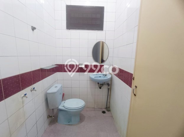 Ruko Lokasi Bisnis Kawasan Taman Kopo Indah, Luas 200m², Akses Strategis Ruko Lokasi Bisnis Kawasan Taman Kopo Indah, Luas 200m², Akses Strategis