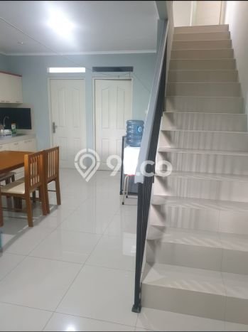 Lokasi strategis! Rumah siap pakai dikontrakkan di Arcamanik LB 80m2 Lokasi strategis! Rumah siap pakai dikontrakkan di Arcamanik LB 80m2
