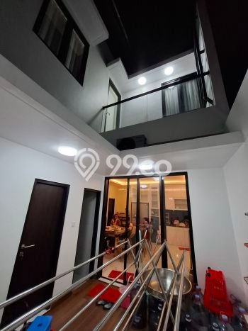 Rumah Mewah LB 200m2 Siap Pakai Desain Elegan di Alam Sutera, Tangerang Rumah Mewah LB 200m2 Siap Pakai Desain Elegan di Alam Sutera, Tangerang