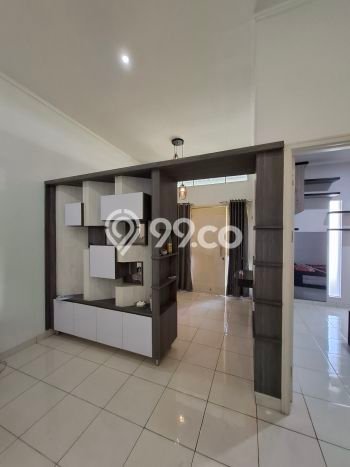 Rumah Minimalis 2 KT di Suvarna Sutera Tangerang Semi Furnished Rumah Minimalis 2 KT di Suvarna Sutera Tangerang Semi Furnished