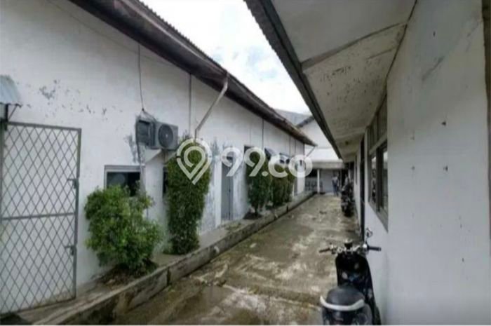Unit Gudang Dijual di Jakarta Barat LT 1670m2 & LB 1100m2 Unit Gudang Dijual di Jakarta Barat LT 1670m2 & LB 1100m2