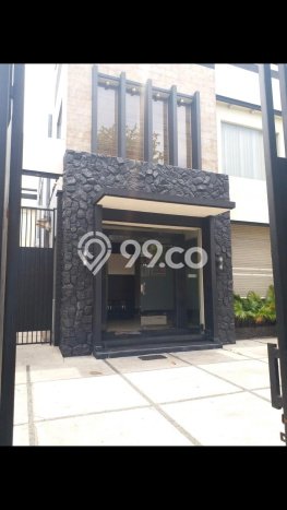 Rumah Premium di Surabaya Lokasi Strategis Kondisi Baik Rumah Premium di Surabaya Lokasi Strategis Kondisi Baik