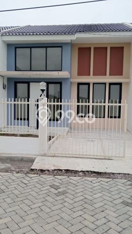 For Sale Rumah 2 Kamar Lokasi Ideal Nyaman dan Strategis di Sidoarjo For Sale Rumah 2 Kamar Lokasi Ideal Nyaman dan Strategis di Sidoarjo