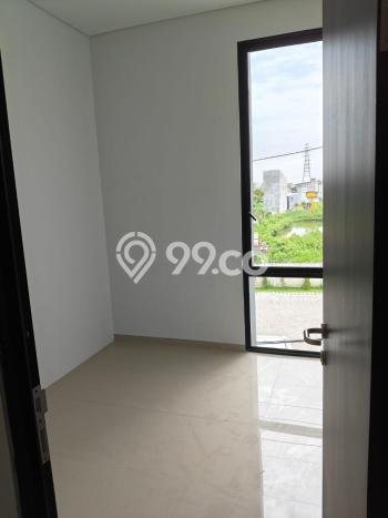 Disewakan Ruko di Kawasan Ramai Surabaya Kota Luas 60m2 Disewakan Ruko di Kawasan Ramai Surabaya Kota Luas 60m2