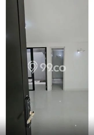 Rumah Luas Asri 3 KT Siap Pakai di Surabaya Kota Surabaya Rumah Luas Asri 3 KT Siap Pakai di Surabaya Kota Surabaya