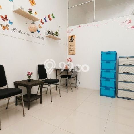 Rumah LT 168m2m² Newly Renovated di Lokasi Prestisius , Surabaya Rumah LT 168m2m² Newly Renovated di Lokasi Prestisius , Surabaya