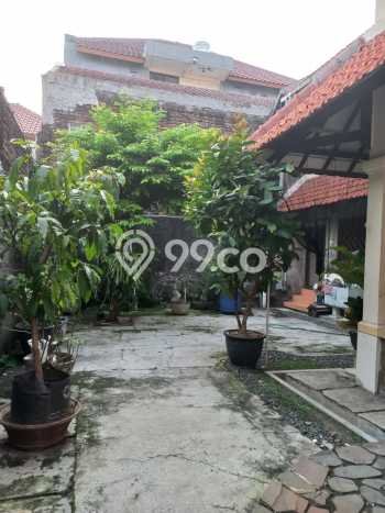 Ready to Use! Luxury House LT 325m2 Desain Elegan di Surabaya Kota Ready to Use! Luxury House LT 325m2 Desain Elegan di Surabaya Kota