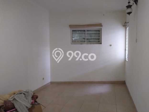 Rumah Strategis dengan Luas Bangunan 180m² di Lokasi Graha Raya, Tangerang Rumah Strategis dengan Luas Bangunan 180m² di Lokasi Graha Raya, Tangerang