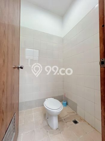 Rumah di Sektor 9-Bintaro, Tangerang Selatan, Luas 196m² LB 200m² Rumah di Sektor 9-Bintaro, Tangerang Selatan, Luas 196m² LB 200m²