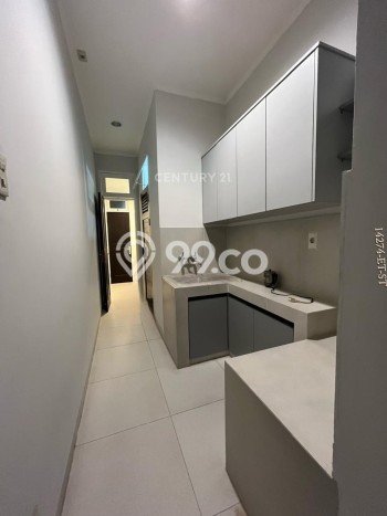 Hunian Mewah LB 400m2 Siap Pakai Desain Elegan di Pondok Indah, Jakarta Selatan Hunian Mewah LB 400m2 Siap Pakai Desain Elegan di Pondok Indah, Jakarta Selatan