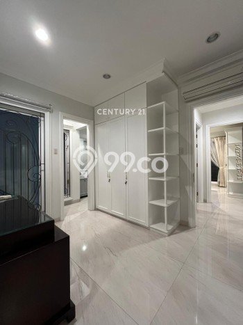Hunian Mewah LB 400m2 Siap Pakai Desain Elegan di Pondok Indah, Jakarta Selatan Hunian Mewah LB 400m2 Siap Pakai Desain Elegan di Pondok Indah, Jakarta Selatan