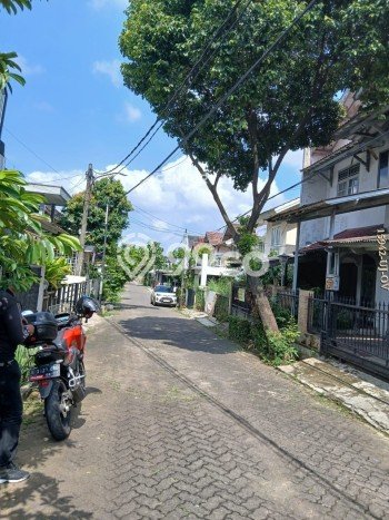 Hunian Elit LB 195m2 Siap Pakai Desain Elegan di Sektor 3 - Bintaro, Tangerang Selatan Hunian Elit LB 195m2 Siap Pakai Desain Elegan di Sektor 3 - Bintaro, Tangerang Selatan