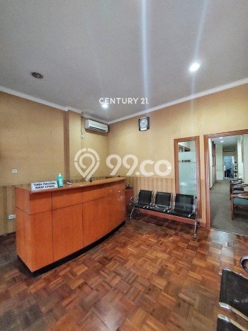 Ruko Dijual di Jakarta Selatan LT 153m2 & LB 200m2 Lokasi Terbaik! Ruko Dijual di Jakarta Selatan LT 153m2 & LB 200m2 Lokasi Terbaik!