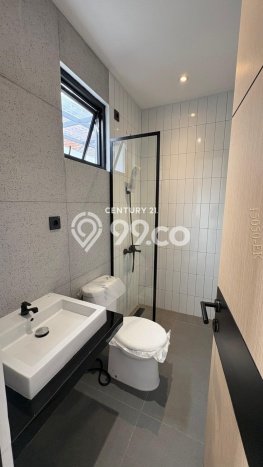 Rumah Elit LB 140m2 Siap Pakai Desain Elegan di Bintaro, Tangerang Selatan Rumah Elit LB 140m2 Siap Pakai Desain Elegan di Bintaro, Tangerang Selatan