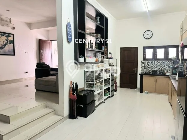 Rumah Mewah LB 173m2 Siap Huni Desain Elegan di Sektor 7-Bintaro, Tangerang Selatan Rumah Mewah LB 173m2 Siap Huni Desain Elegan di Sektor 7-Bintaro, Tangerang Selatan