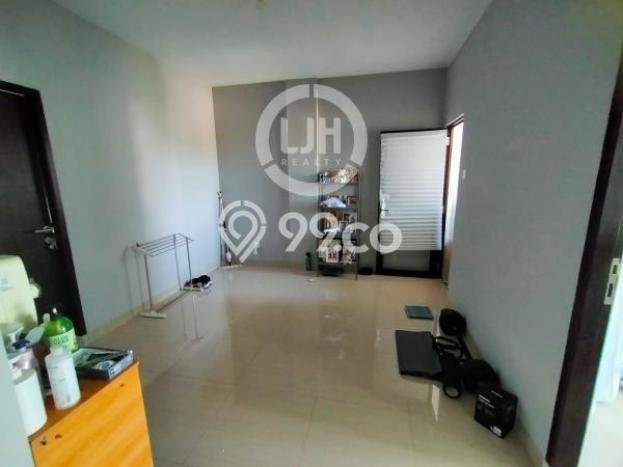 Jual Rumah Bagus Siap Huni LB 215m2 di Batam Kota, Batam Jual Rumah Bagus Siap Huni LB 215m2 di Batam Kota, Batam