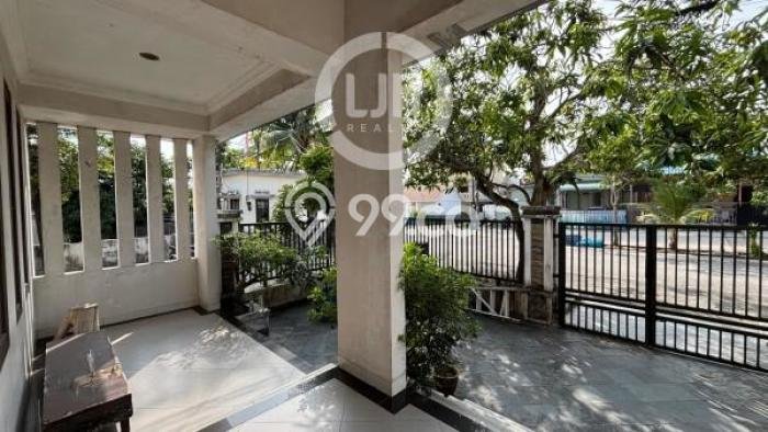 For Sale! Luxury House LT 341m2 Desain Elegan di Batam Centre For Sale! Luxury House LT 341m2 Desain Elegan di Batam Centre