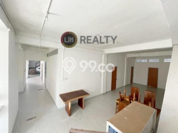 Ruko Dijual di Batam LT 300m2 & LB 860m2 Lokasi Terbaik! Ruko Dijual di Batam LT 300m2 & LB 860m2 Lokasi Terbaik!