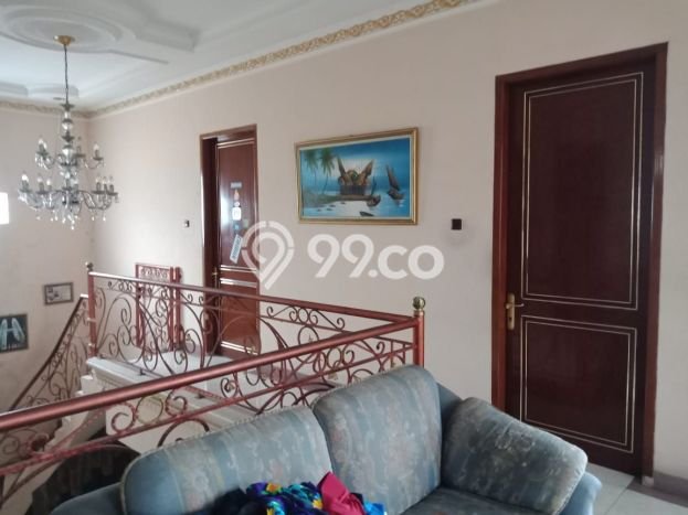 Rumah Modern 6 Kamar Terawat di , Dekat Pusat Perbelanjaan, Jakarta Barat Rumah Modern 6 Kamar Terawat di , Dekat Pusat Perbelanjaan, Jakarta Barat