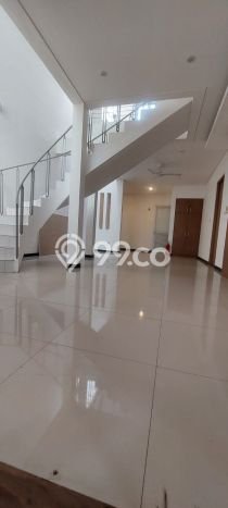 Disewakan! Rumah 4 Kamar Tidur &
4 Kamar Mandi di Tomang, Jakarta Barat Disewakan! Rumah 4 Kamar Tidur &
4 Kamar Mandi di Tomang, Jakarta Barat