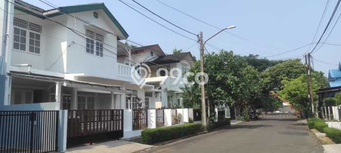 Disewakan! Rumah 3 Kamar Tidur &
3 Kamar Mandi di Bintaro, Tangerang Selatan Disewakan! Rumah 3 Kamar Tidur &
3 Kamar Mandi di Bintaro, Tangerang Selatan
