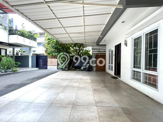 Ready to Use! Luxury House LT 180m2 Desain Modern di Kalibata Ready to Use! Luxury House LT 180m2 Desain Modern di Kalibata