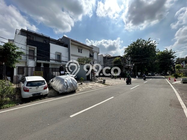 Siap Huni Rumah Mewah 24 Kamar di Tebet Dekat ke Mana Pun Siap Huni Rumah Mewah 24 Kamar di Tebet Dekat ke Mana Pun
