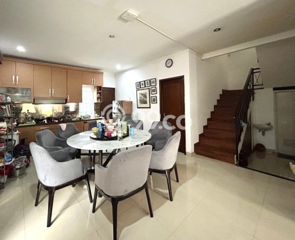 Ready to Use! Luxury House LT 180m2 Desain Modern di Kalibata Ready to Use! Luxury House LT 180m2 Desain Modern di Kalibata