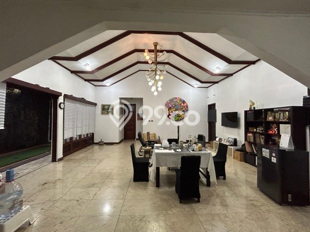 Ready to Use! Luxury House LT 700m2 Desain Elegan di Lebak Bulus Ready to Use! Luxury House LT 700m2 Desain Elegan di Lebak Bulus