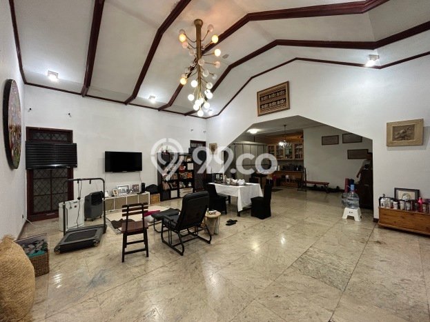 Ready to Use! Luxury House LT 700m2 Desain Elegan di Lebak Bulus Ready to Use! Luxury House LT 700m2 Desain Elegan di Lebak Bulus