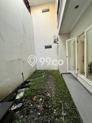 Siap Huni Rumah Mewah 4 Kamar di Tebet Dekat ke Mana Pun Siap Huni Rumah Mewah 4 Kamar di Tebet Dekat ke Mana Pun